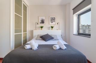 Cheerful Olympic Village Beach Apartment - 6