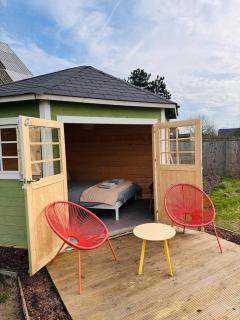 The Bee Garden - Cosy Cabin - 6