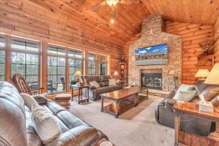 Liberty Pines - Lakefront Log Home, Swim Spa & Game Room - 7
