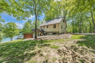 Sunrise Retreat - Sleeps 12, Lakefront Home with Hot Tub - 0