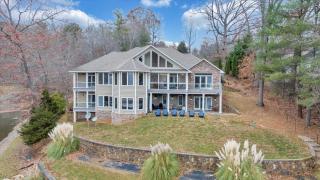 Great Escape on Smith Mountain Lake - Lakefront, Private Dock, & Hot Tub - 9