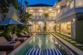 4BR Villa, Private Pool, Walk to Beach - 0