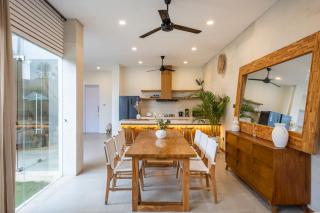 4BR Villa, Private Pool, Walk to Beach - 4