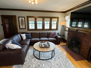 Mayo Clinic - 3 King bed - 2 Full Bath - Free Park - 0