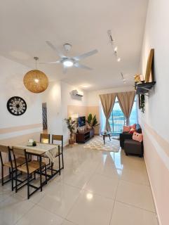 Family Kids Lover, Badminton and Big Swimming Pool -7pax - 8