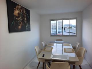 Apt Novo, 6 hóspedes, Suite, Garagem, boa localização, IPTV, vista da cidade - 8