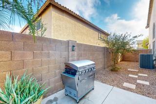 Spectacular home with private pool & pool chiller grill loft w games - 2