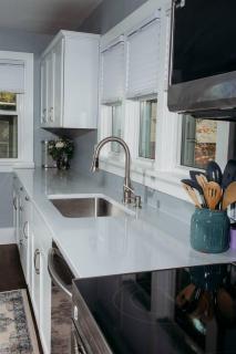 Newly Remodeled - 1 Bed 1 Bath Duplex - UNIT B - 2