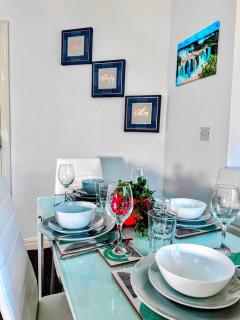 Contractor-Friendly 2BR Gem Wi-Fi Free Parking - 3