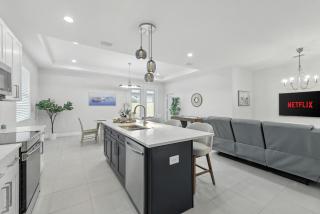 Modern 3BR Home Near Busch Gardens & Downtown - 0