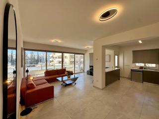 3 bedroom flat near center - 0