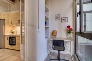 2-bedroom Apartment next to Paseo de Gracia and Rambla Catalunya - 2