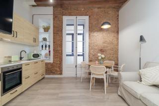2-bedroom Apartment next to Paseo de Gracia and Rambla Catalunya - 1