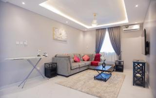 5 Bedroom in East Legon Trasacco has Bar Rooftop - 3