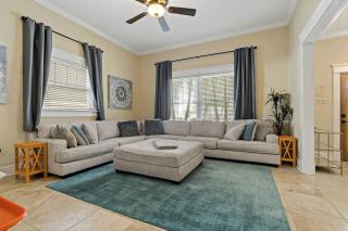 Hyde Park Townhouse+2 Apartment's 5BR/Parking/Gym - 5