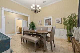 Hyde Park Townhouse+2 Apartment's 5BR/Parking/Gym - 4