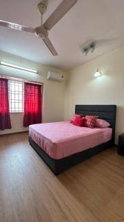 De'Bestari Homestay - 1