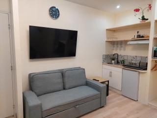 Bel studio rénové au cœur de la ville RDC pratique Ground Floor - 2