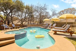 HeatedPool-PickleBall-Basktball-Golf-FirePit-Games - 3