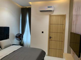 Luxury 3-Bedroom Home in Lekki Phase I with Pool & Gym - 2