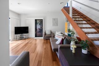 Perfect Family Entertainer with Pool & Alfresco - 7