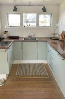 Black Wooden Summer House By The West Coast - 3