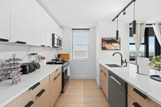Near NYC & MetLife, Large Apartment, Sleeps 14 - 1