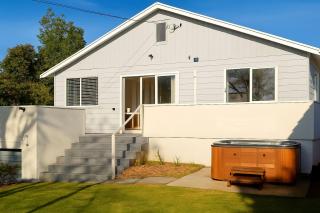 Spacious Rotorua Retreat with Spa & Separate Guesthouse - Close to Redwoods - 4