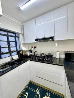 The One Bedroom Crown Jewel at Makasembo - 8