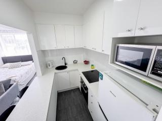 Central Apartment, Balaclava - 1