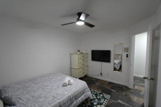 Downtown Sarasota Retreat 4BR, 7 Beds, 2 BA - 3