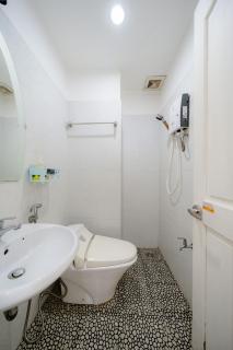 Budget friendly House for 10 Pax Centre District 1 - 6