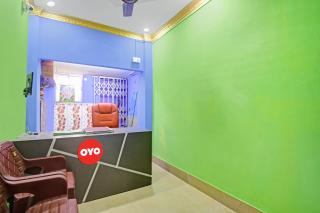 OYO Golden Guest House - 8