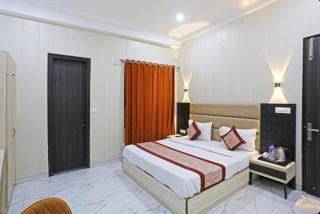 Hotel Deluxe Residency - 4