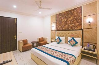 Hotel Deluxe Residency - 3