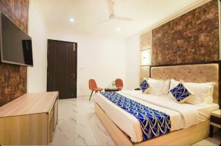 Hotel Deluxe Residency - 2