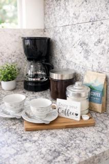 Cozy Private 2 BR Suite w Gated ParkingMontura Ranch - 8