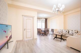 Central Cozy 2-BR with Balcony - 9