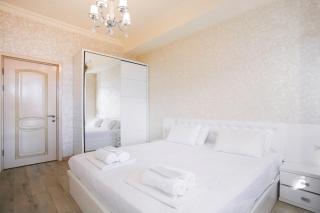 Central Cozy 2-BR with Balcony - 6