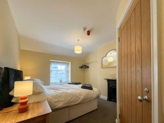 Albert Cottage - 2