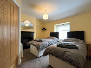 Albert Cottage - 1