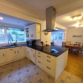 Beautiful, Large, 4 double bedroom home in a quiet conservation area, Sleeps 8, Free parking, - 5