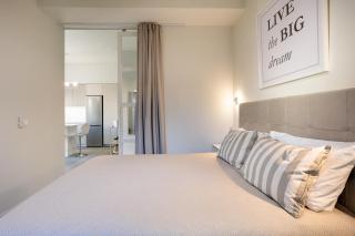 Modern 1BR Apartment Sunny Balcony 10min Walk to Kalamata Center - 2