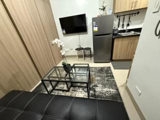 Modern apartment with balcony and Pool View - 0