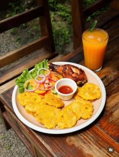 Hostel, Café & Garden Travelers - Tradición Panameña - 5