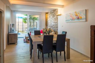 REF 391 LARMOR BEACH house near beach - 8