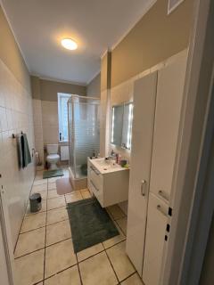 Pokój jednoosobowy przy Targach Poznańskich nr 2, łóżko długości 190 - 5