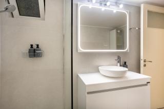 Elegant Garden Apartment Walk to Kalamata Center 2BR - 2