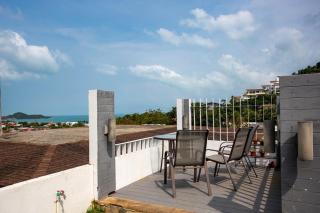 C272 Condo1BR Poolside Near Beach & Fisherman Village - 3
