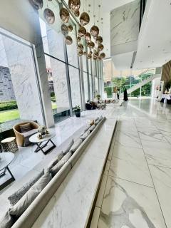 Luxury HighRise Condo Stunning City View BTS Nana - 3